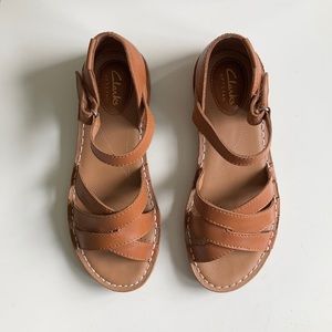 VGUC Clarks Artisan Brown Leather Sandals (6.5)